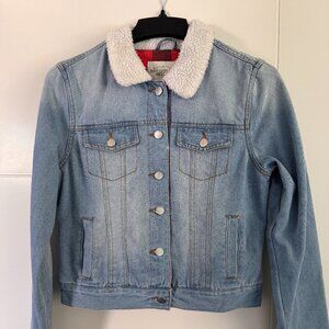 Ashley Vintage Charm Denim Jacket with sherpa fur collar and plaid lining